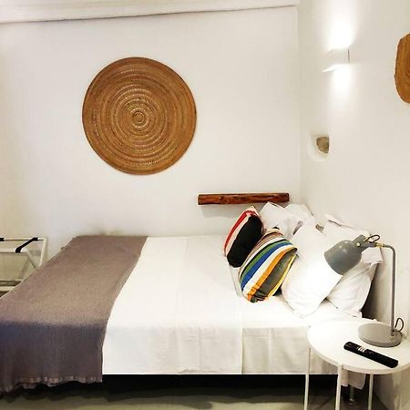 Bougainvillea Cave Suite - Old Town Mykonos Town エクステリア 写真