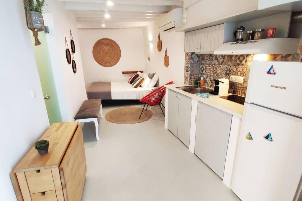 Bougainvillea Cave Suite - Old Town Mykonos Town エクステリア 写真