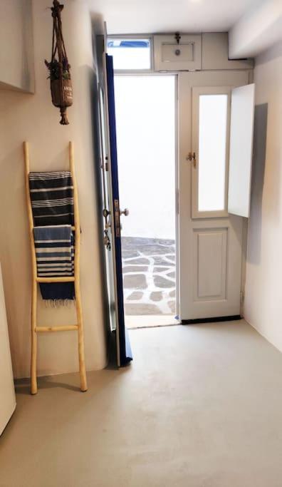 Bougainvillea Cave Suite - Old Town Mykonos Town エクステリア 写真