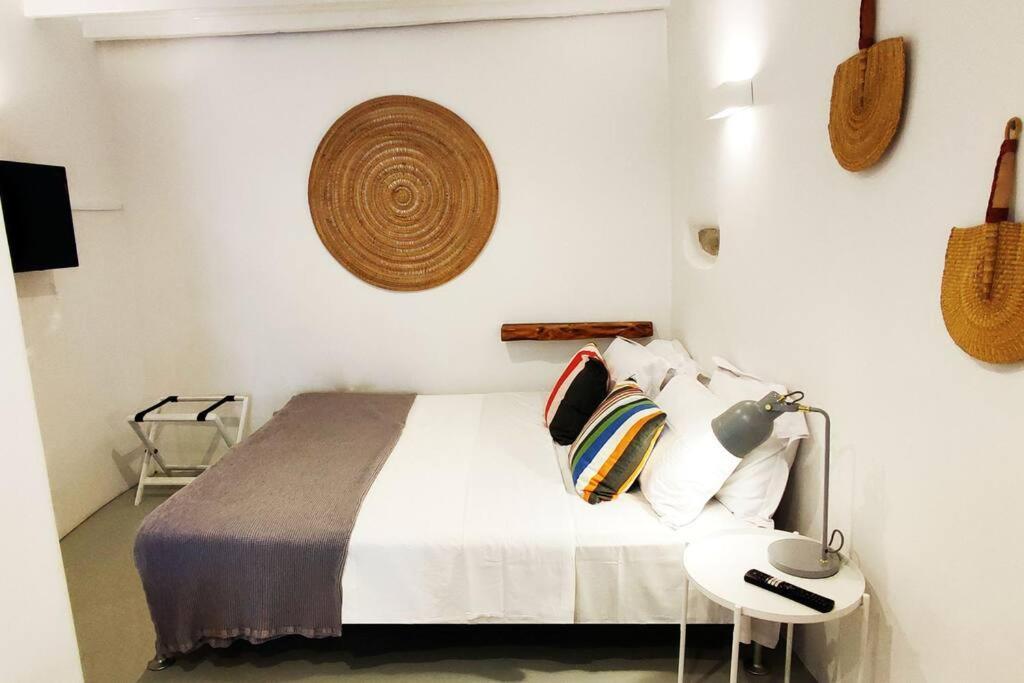 Bougainvillea Cave Suite - Old Town Mykonos Town エクステリア 写真